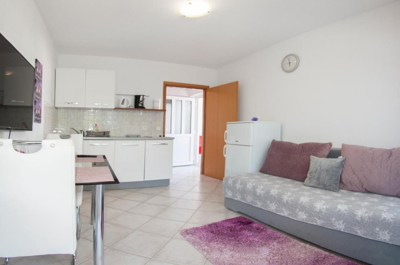 Apartments Somi Porec Bagian luar foto