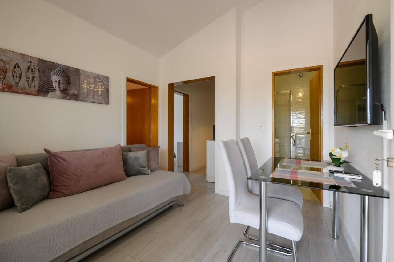 Apartments Somi Porec Bagian luar foto