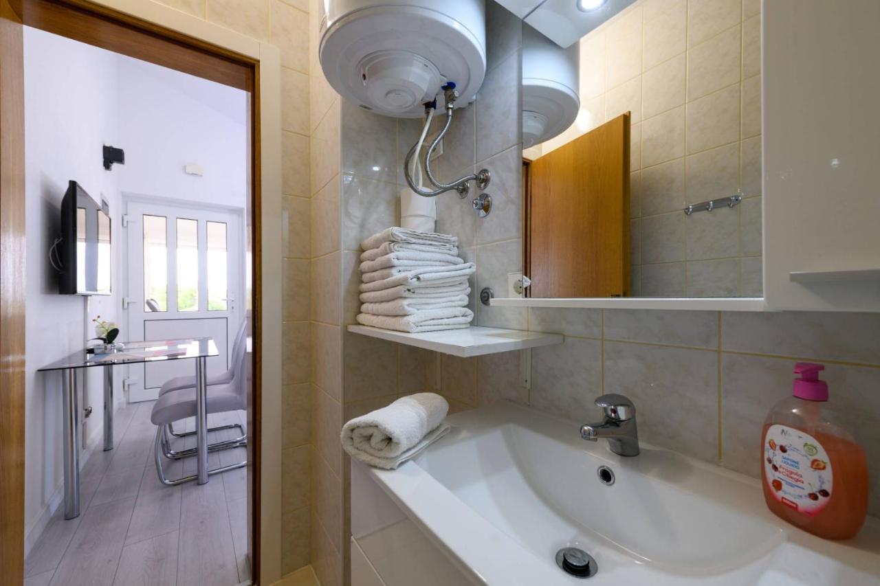 Apartments Somi Porec Bagian luar foto