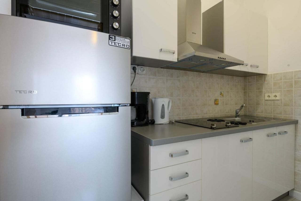 Apartments Somi Porec Bagian luar foto