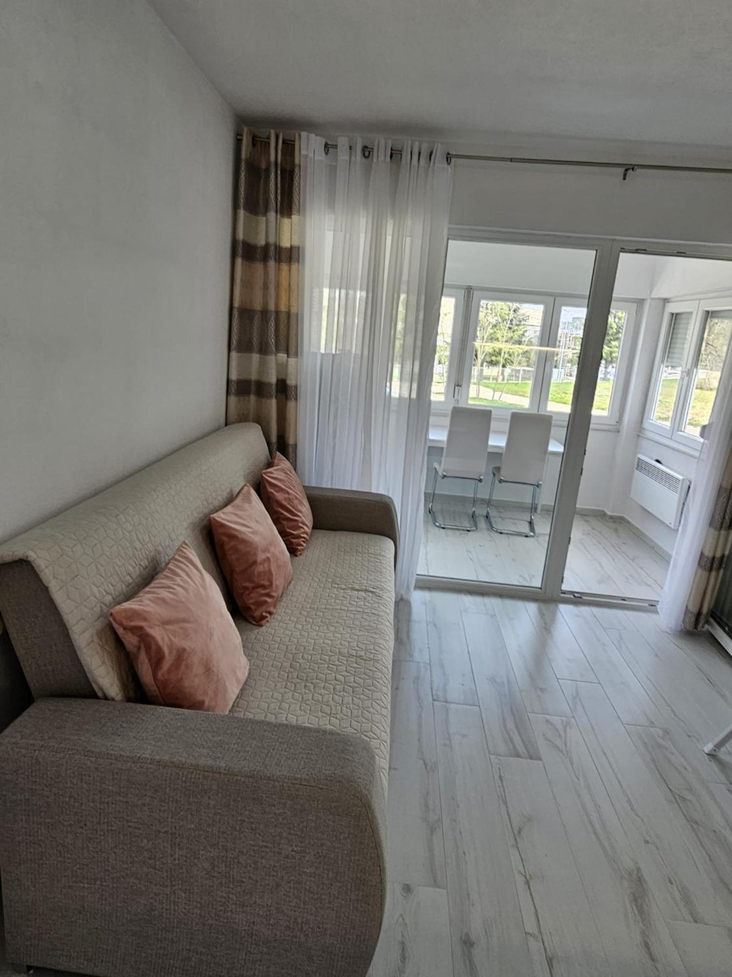 Apartments Somi Porec Bagian luar foto